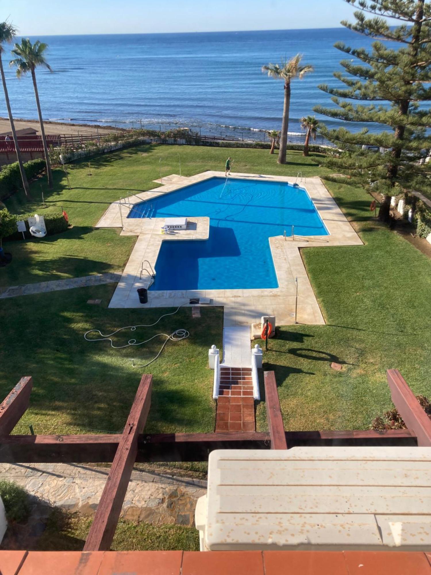 Newly Renovated 2 Bedroom Beachfront House Sitio de Calahonda Eksteriør billede